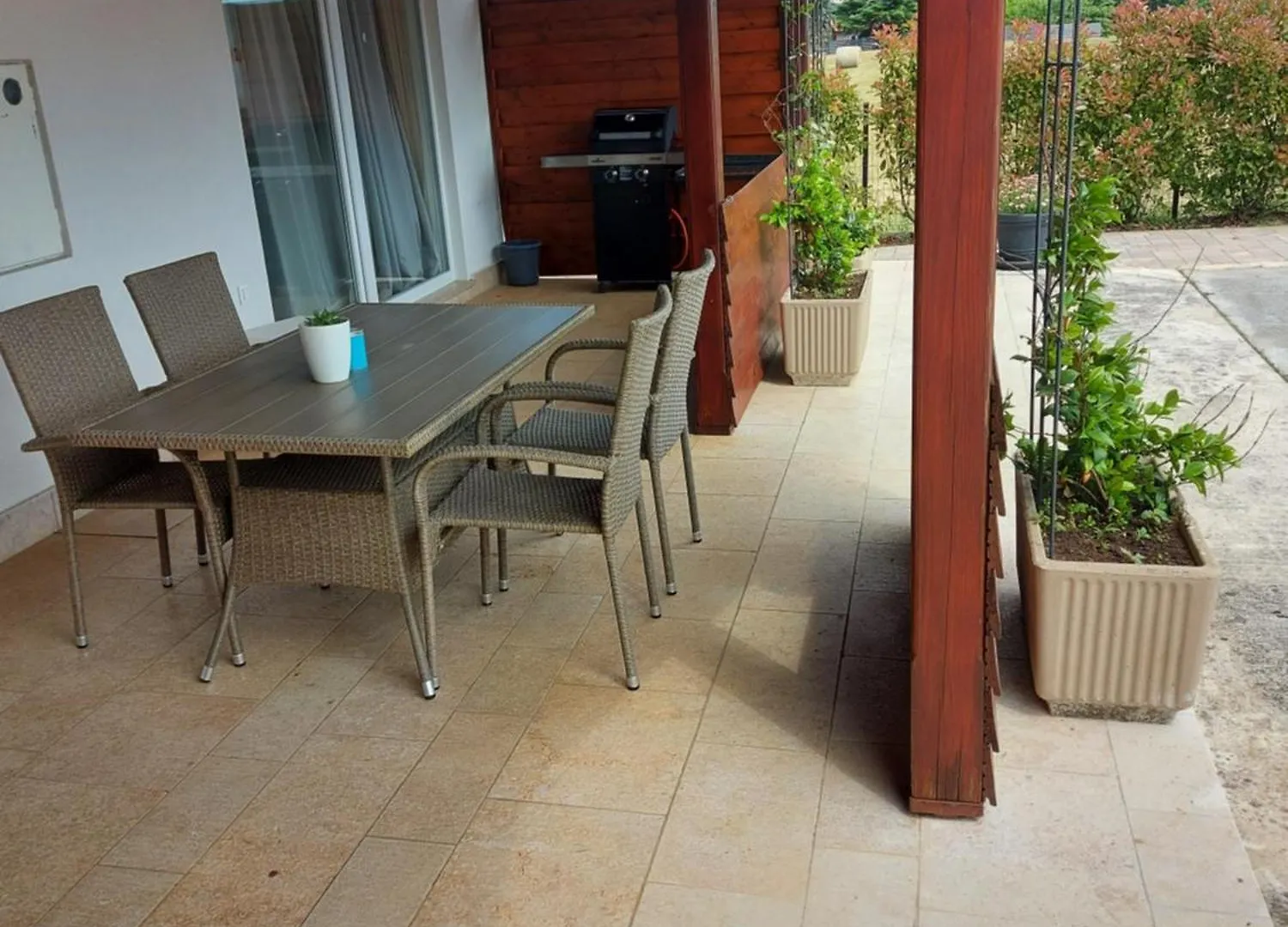 Guest House Flora Pazin
