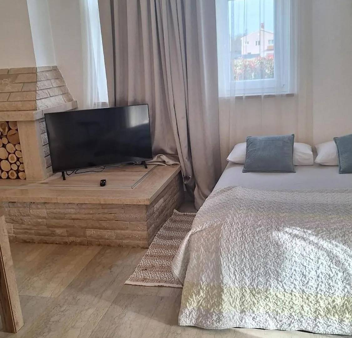 Guest House Flora Pazin 4*,  Croatia